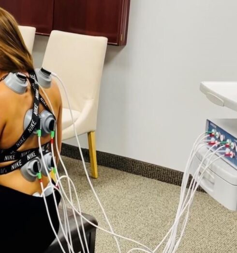 Barbie-Blank-aka-Kelly-Kelly-getting-a-treatment